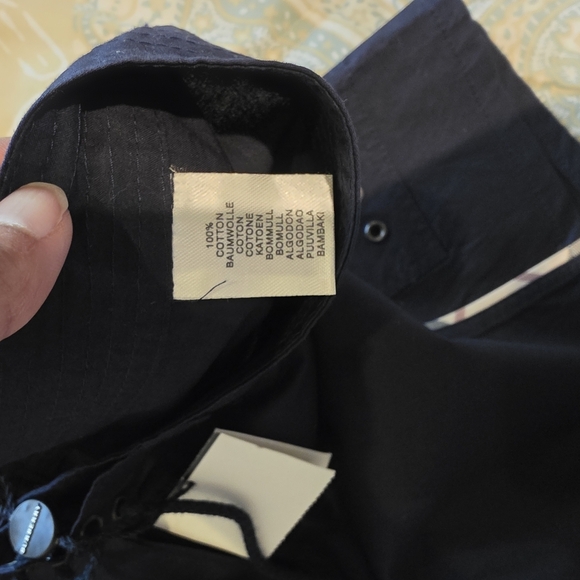 Burberry Women's Black Cargo Shorts - Picture 4 of 5